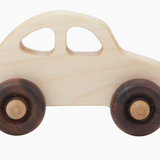 Umweltfreundliches Spielzeugauto aus Holz