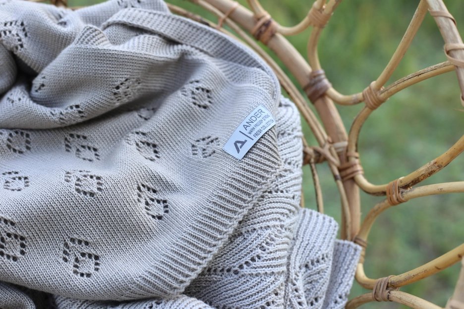 Decke „Adelfo“ - kariertes Strickmuster aus Bambus- und Baumwollmischung - siebenKÄSEhoch